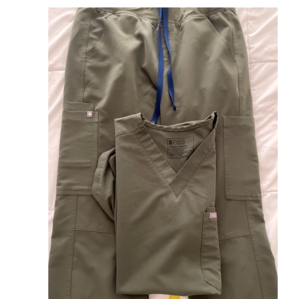 Figs Olive Green Scrub Set with Blue Drawstring